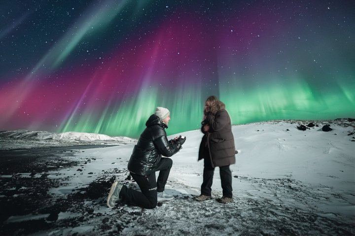 Reykjavik Northern Lights Tour with Professional Photographer